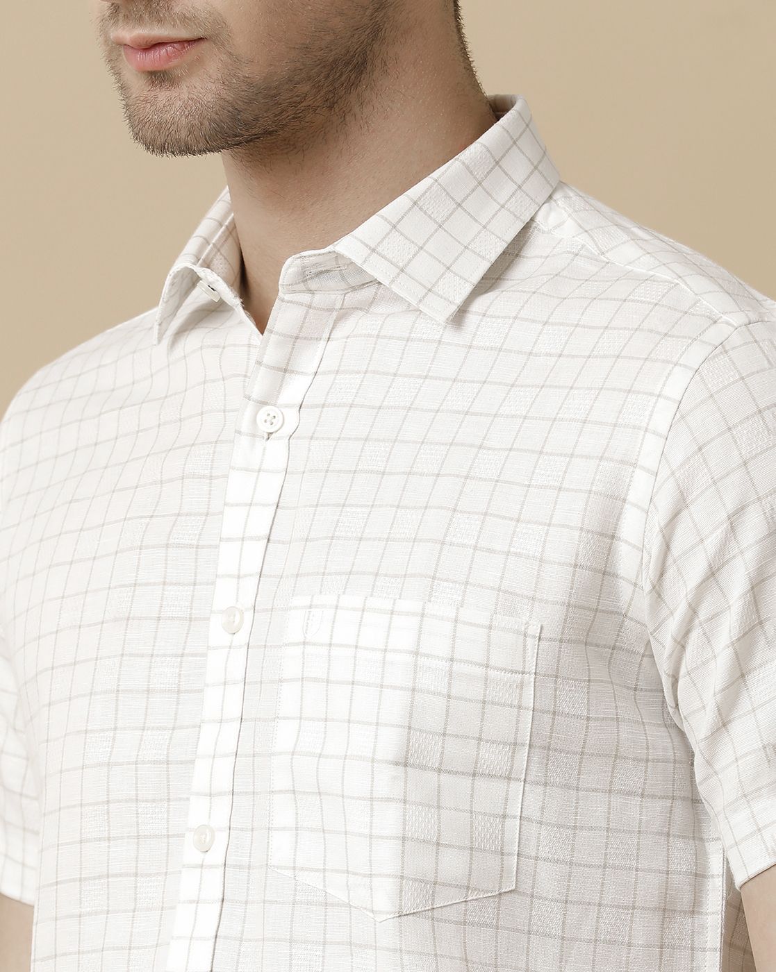 Men's Pure Linen Beige Checked Contemporary Fit Half Sleeve Sleeve Casual Shirt