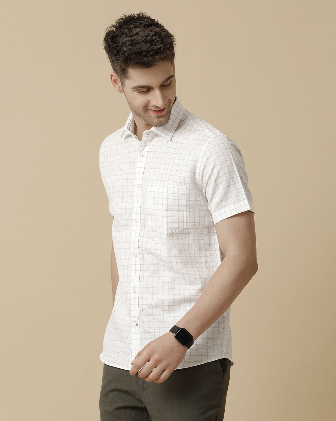 Men's Pure Linen Beige Checked Contemporary Fit Half Sleeve Sleeve Casual Shirt