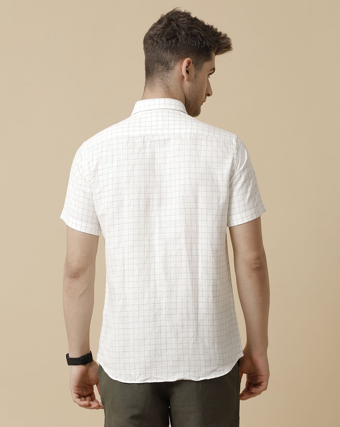 Men's Pure Linen Beige Checked Contemporary Fit Half Sleeve Sleeve Casual Shirt