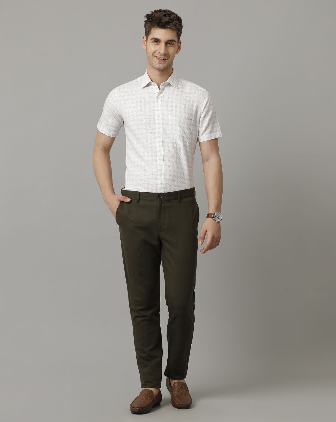 Men's Pure Linen Brown Checked Contemporary Fit Half Sleeve Sleeve Casual Shirt