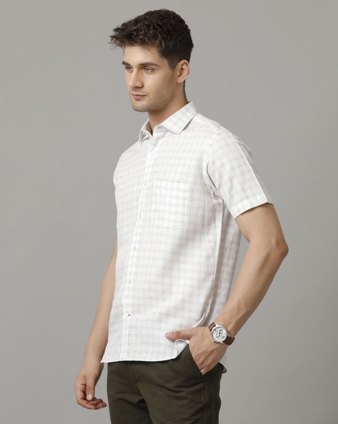 Men's Pure Linen Brown Checked Contemporary Fit Half Sleeve Sleeve Casual Shirt
