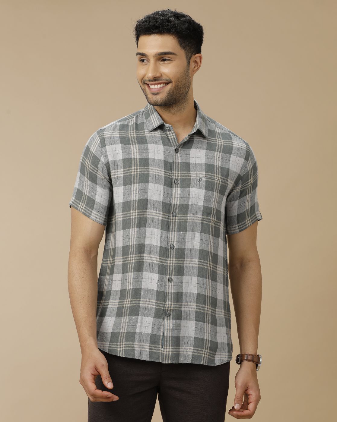 Men's Pure Linen Green Checked Contemporary Fit Half Sleeve Casual Shirt
