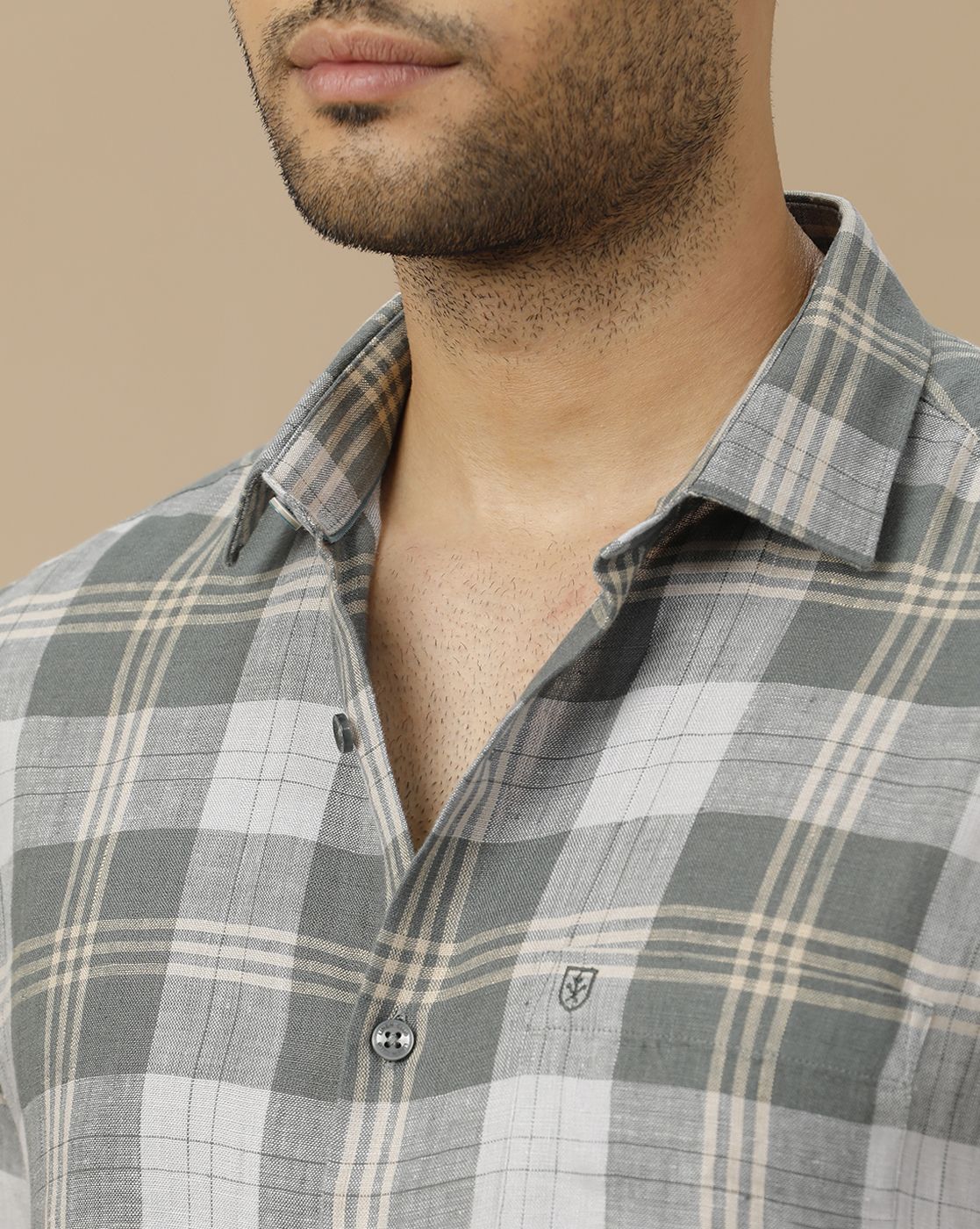 Men's Pure Linen Green Checked Contemporary Fit Half Sleeve Casual Shirt