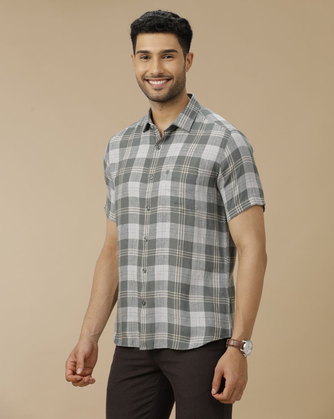 Men's Pure Linen Green Checked Contemporary Fit Half Sleeve Casual Shirt
