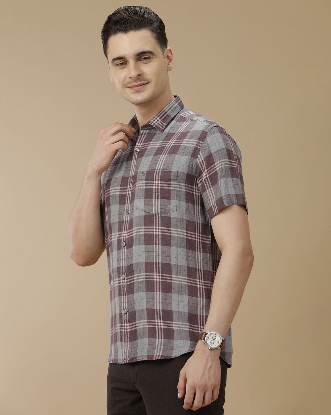 Men's Pure Linen Purple Checked Contemporary Fit Half Sleeve Casual Shirt