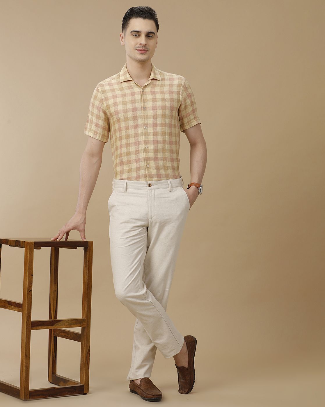Men's Pure Linen Brown Checked Contemporary Fit Half Sleeve Casual Shirt
