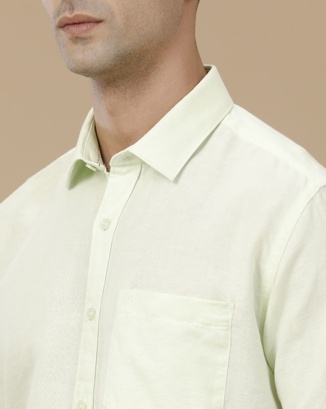 Linen Club Men's Linen Rich Green Solid Contemporary Fit Full Sleeve Casual Shirt