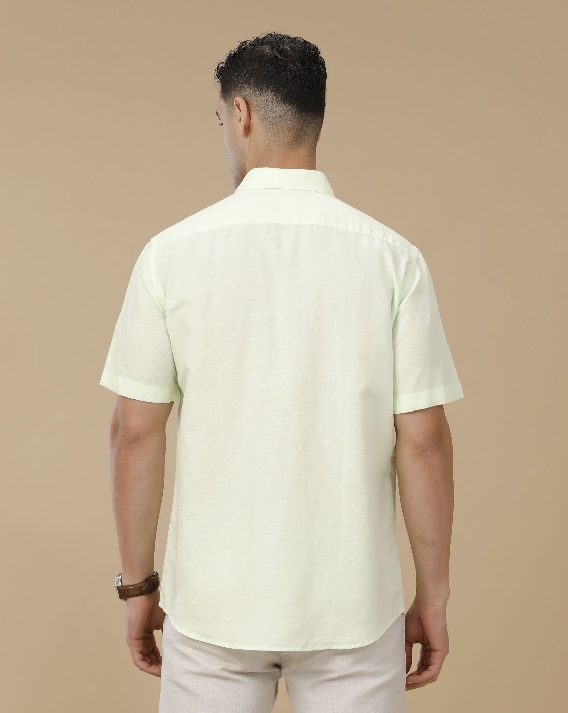 Linen Club Men's Linen Rich Green Solid Contemporary Fit Full Sleeve Casual Shirt