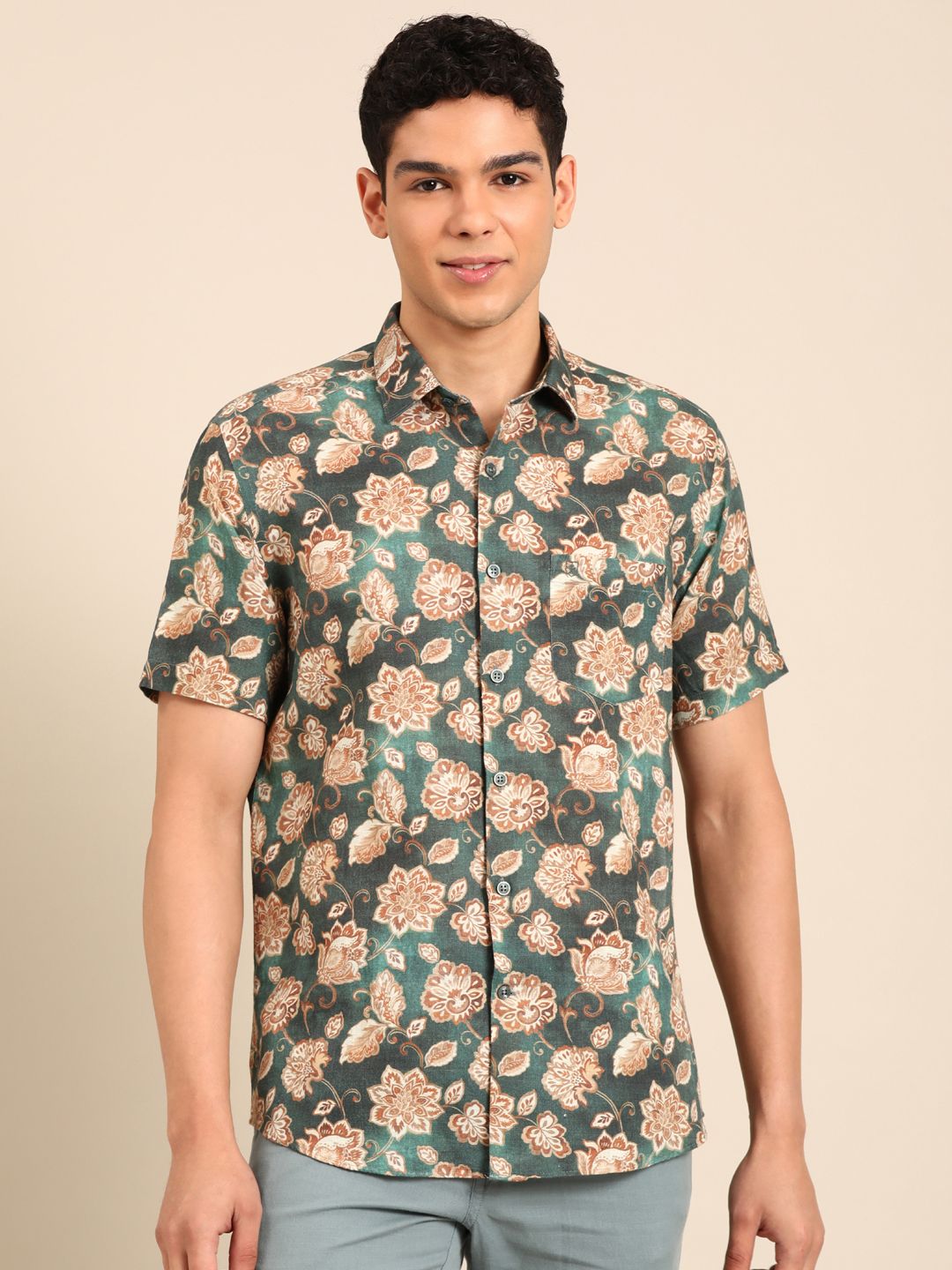 Linen Club Men's Linen Rich Green Printed Contemporary Fit Half Sleeve Casual Shirt