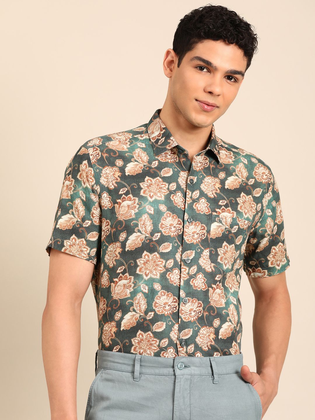 Linen Club Men's Linen Rich Green Printed Contemporary Fit Half Sleeve Casual Shirt