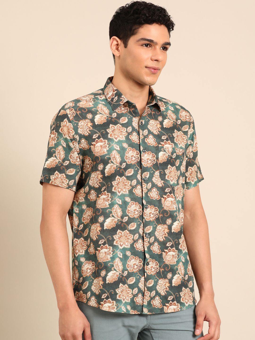 Linen Club Men's Linen Rich Green Printed Contemporary Fit Half Sleeve Casual Shirt
