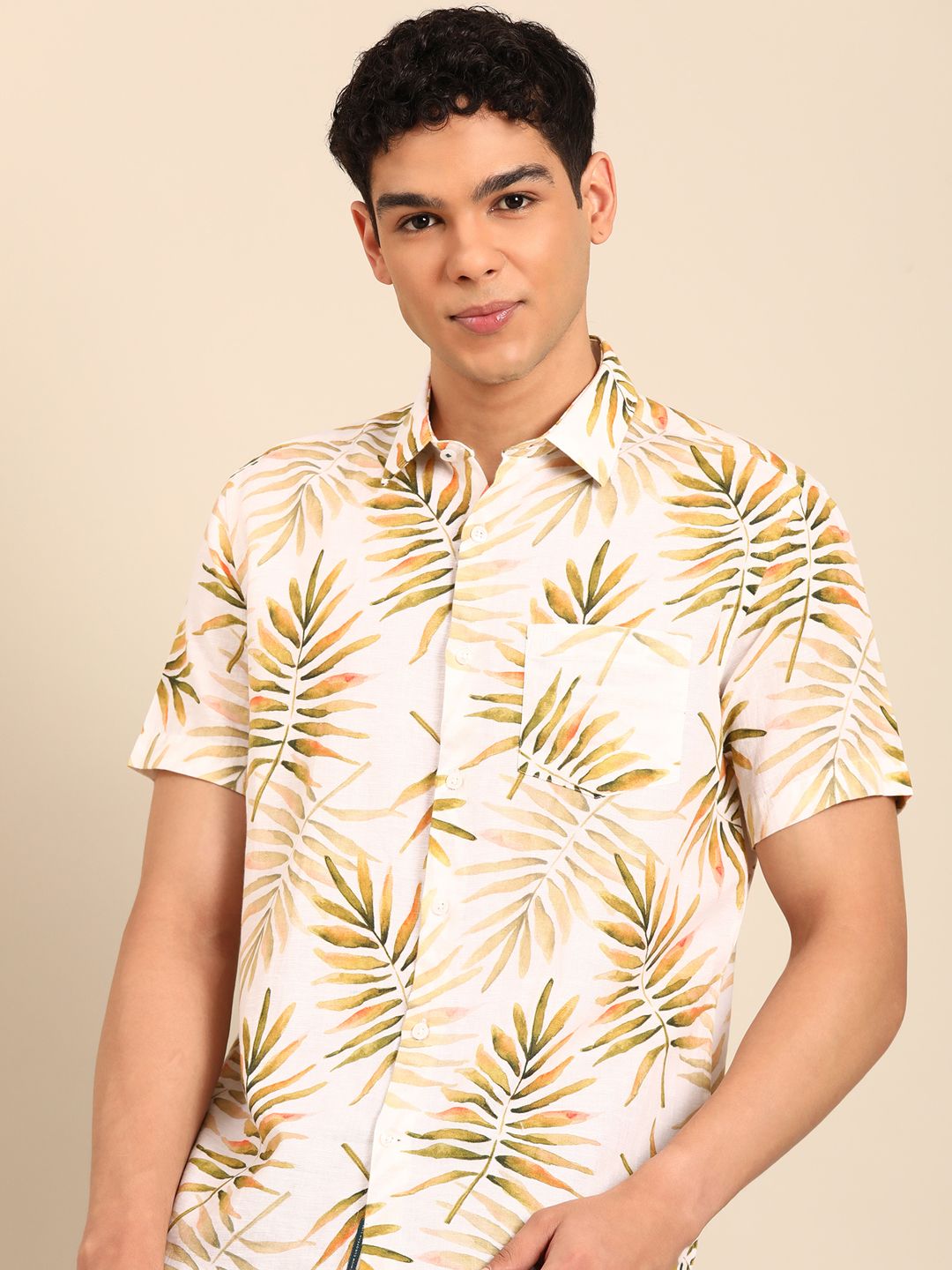 Linen Club Men's Linen Rich White Printed Contemporary Fit Half Sleeve Casual Shirt