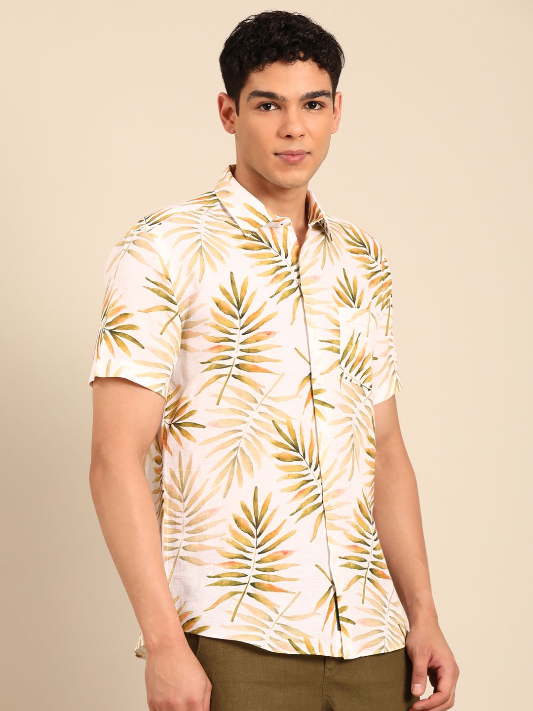 Linen Club Men's Linen Rich White Printed Contemporary Fit Half Sleeve Casual Shirt