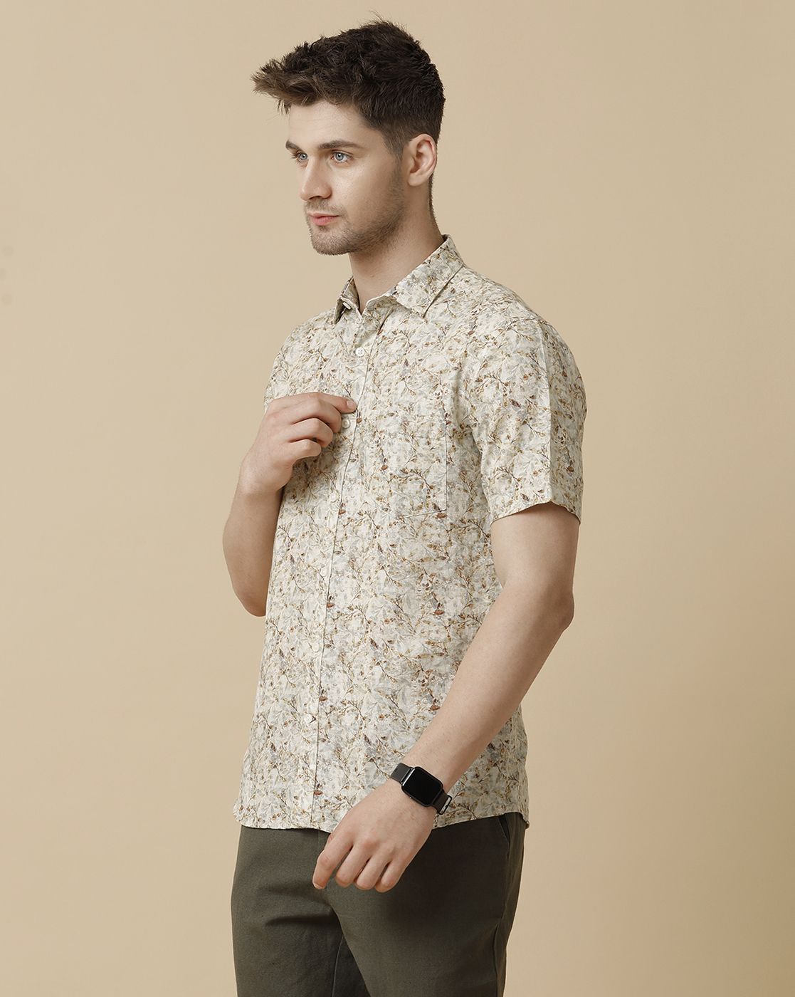 Men's Linen Rich Multicolor Printed Contemporary Fit Half Sleeve Sleeve Casual Shirt