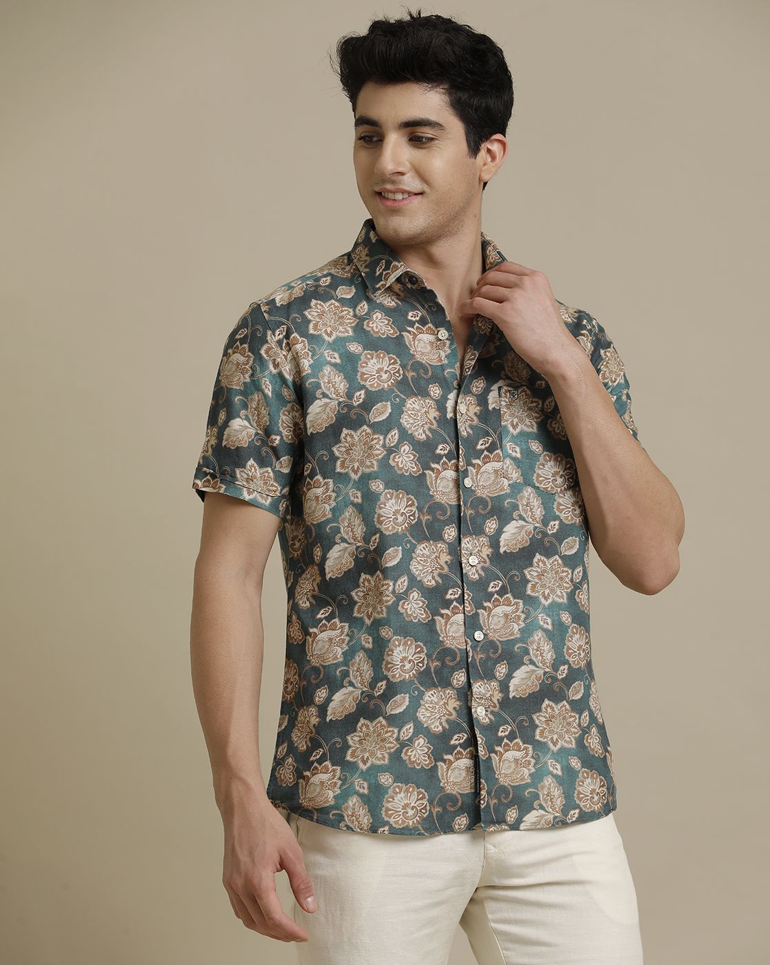 Men's Linen Rich Green Printed Contemporary Fit Half Sleeve Sleeve Casual Shirt