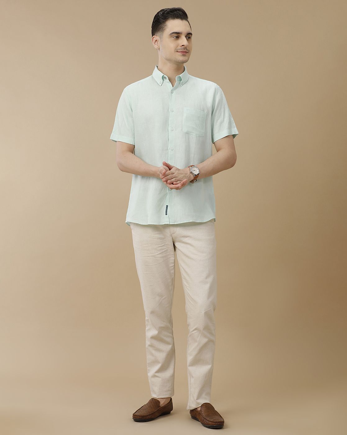 Men's Pure Linen Turquoise Blue Solid Contemporary Fit Half Sleeve Casual Shirt