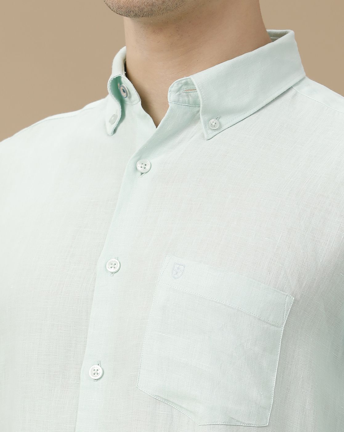 Men's Pure Linen Turquoise Blue Solid Contemporary Fit Half Sleeve Casual Shirt