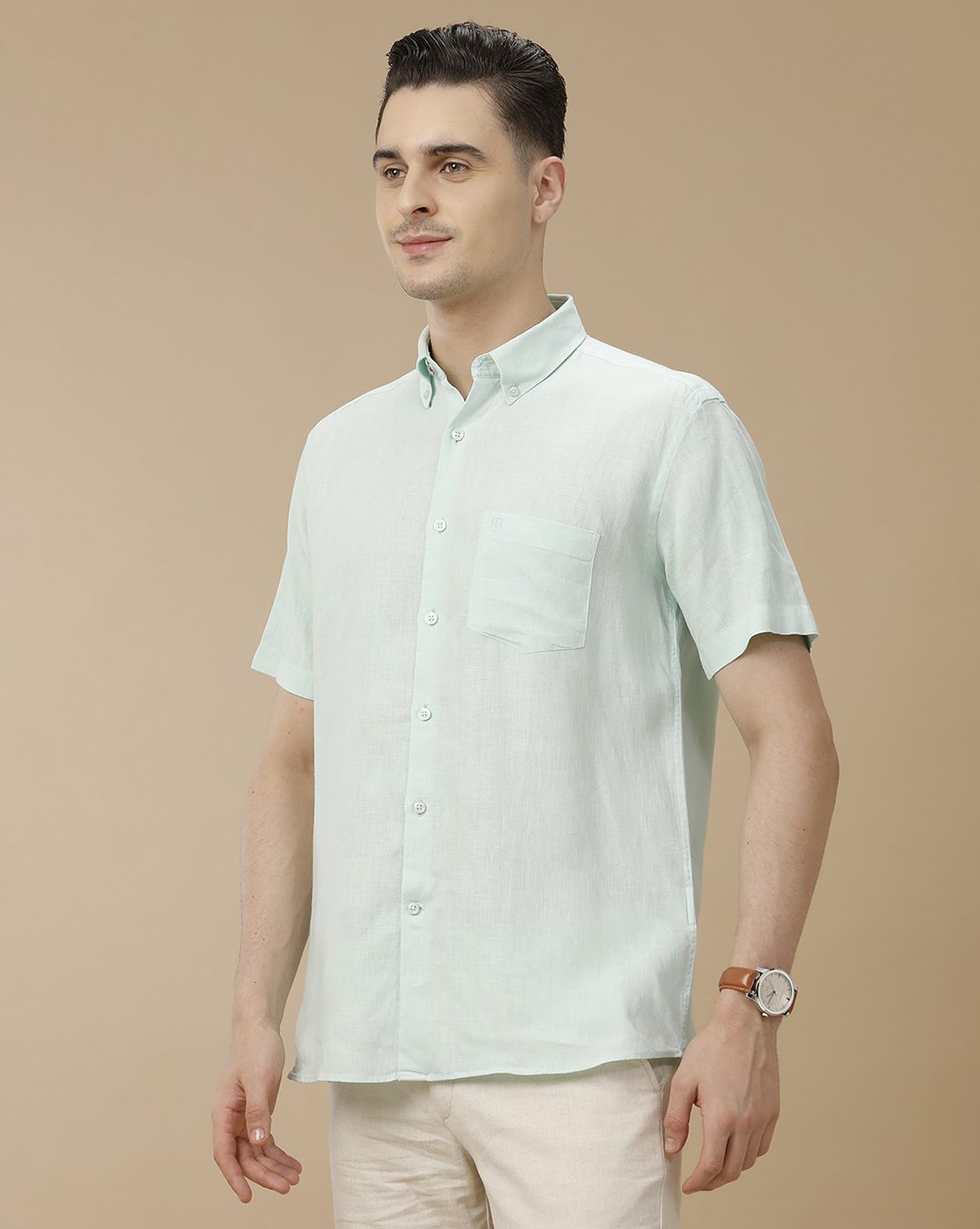 Men's Pure Linen Turquoise Blue Solid Contemporary Fit Half Sleeve Casual Shirt