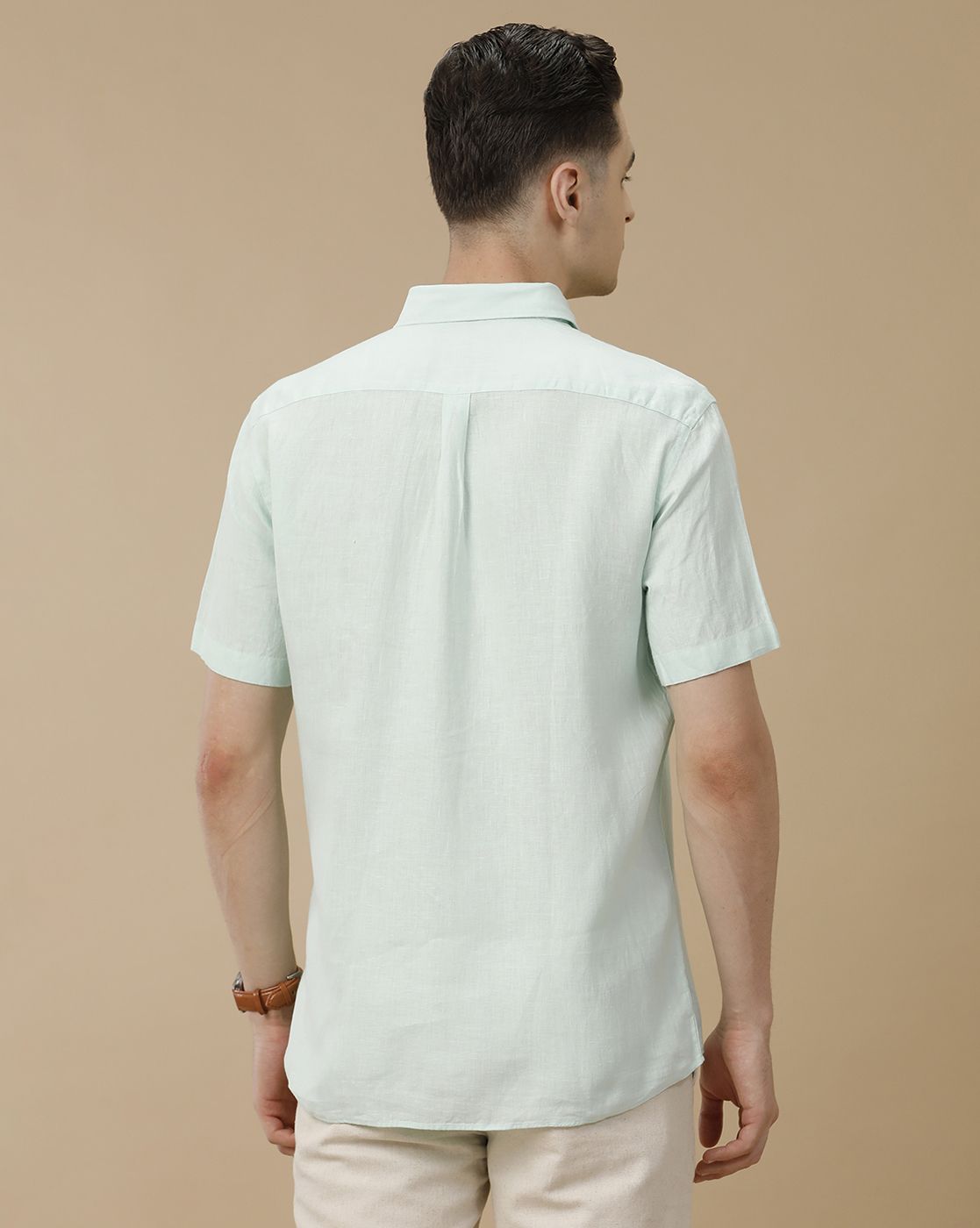 Men's Pure Linen Turquoise Blue Solid Contemporary Fit Half Sleeve Casual Shirt
