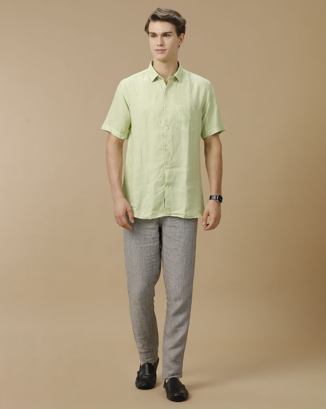Men's Pure Linen Green Solid Contemporary Fit Half Sleeve Casual Shirt
