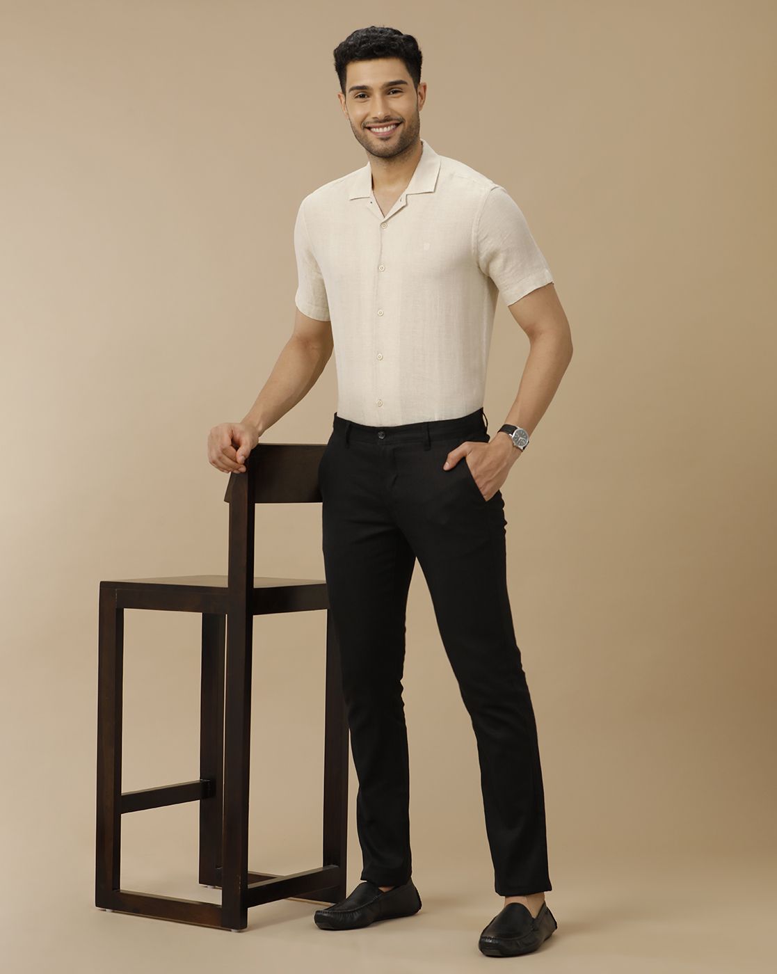 Men's Pure Linen Beige Solid Contemporary Fit Half Sleeve Casual Shirt