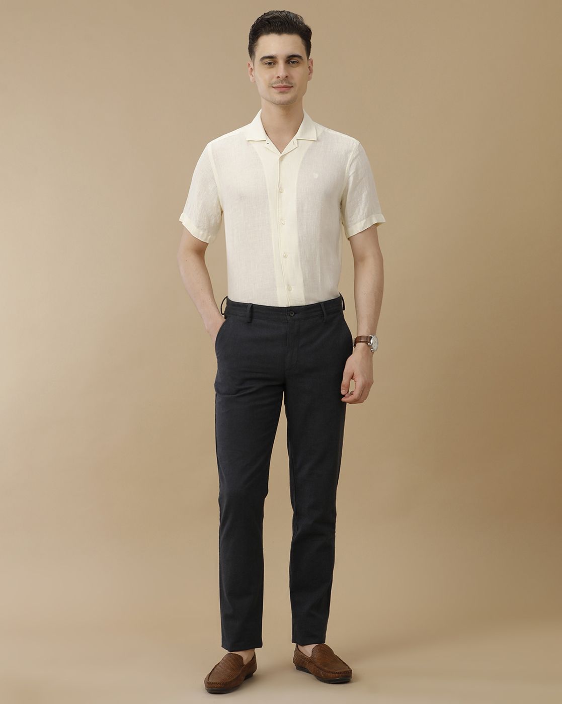 Men's Pure Linen Off White Solid Contemporary Fit Half Sleeve Casual Shirt