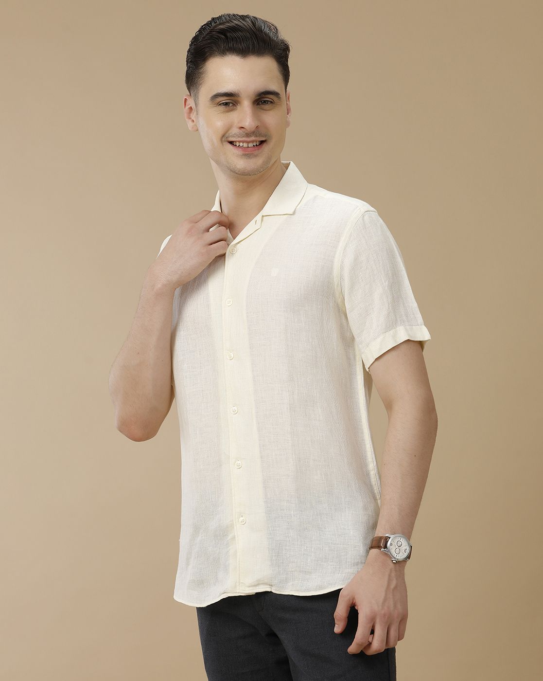 Men's Pure Linen Off White Solid Contemporary Fit Half Sleeve Casual Shirt