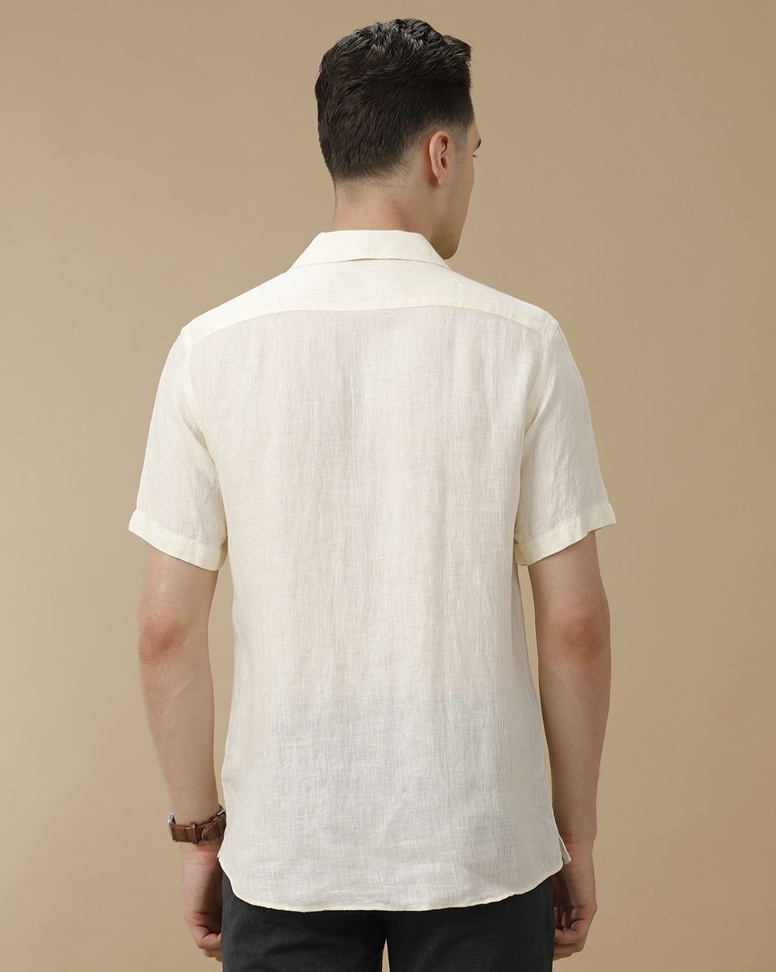Men's Pure Linen Off White Solid Contemporary Fit Half Sleeve Casual Shirt