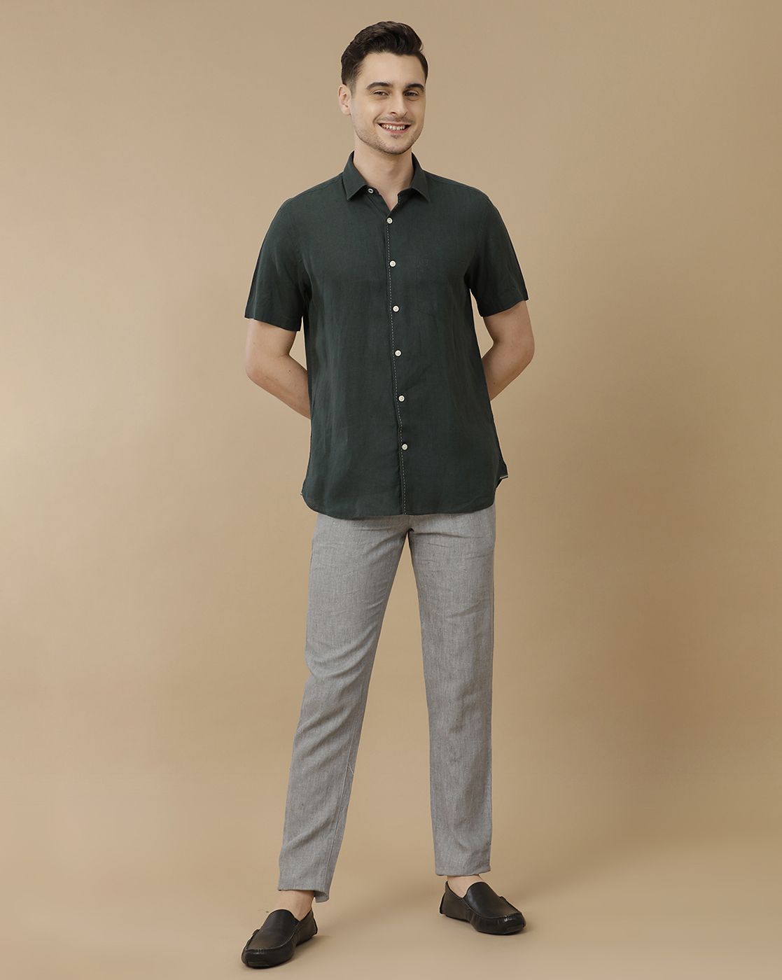 Men's Pure Linen Green Solid Contemporary Fit Half Sleeve Casual Shirt