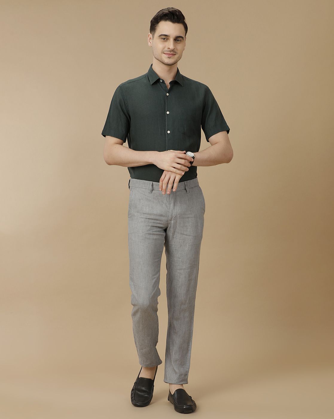 Men's Pure Linen Green Solid Contemporary Fit Half Sleeve Casual Shirt