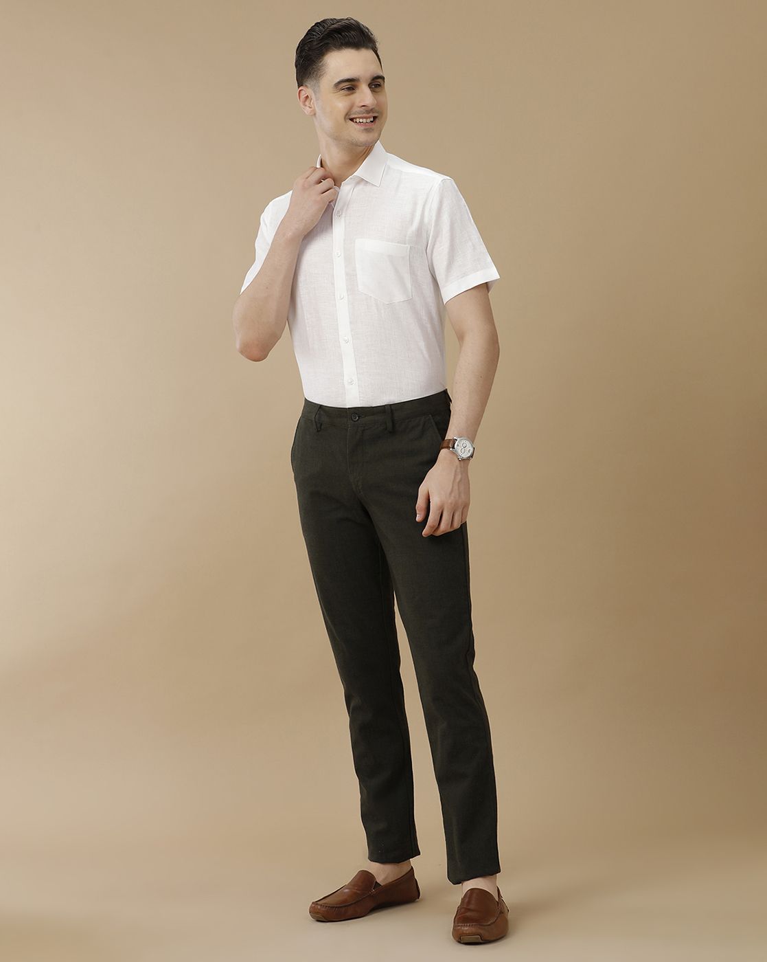 Men's Pure Linen White Solid Contemporary Fit Half Sleeve Casual Shirt