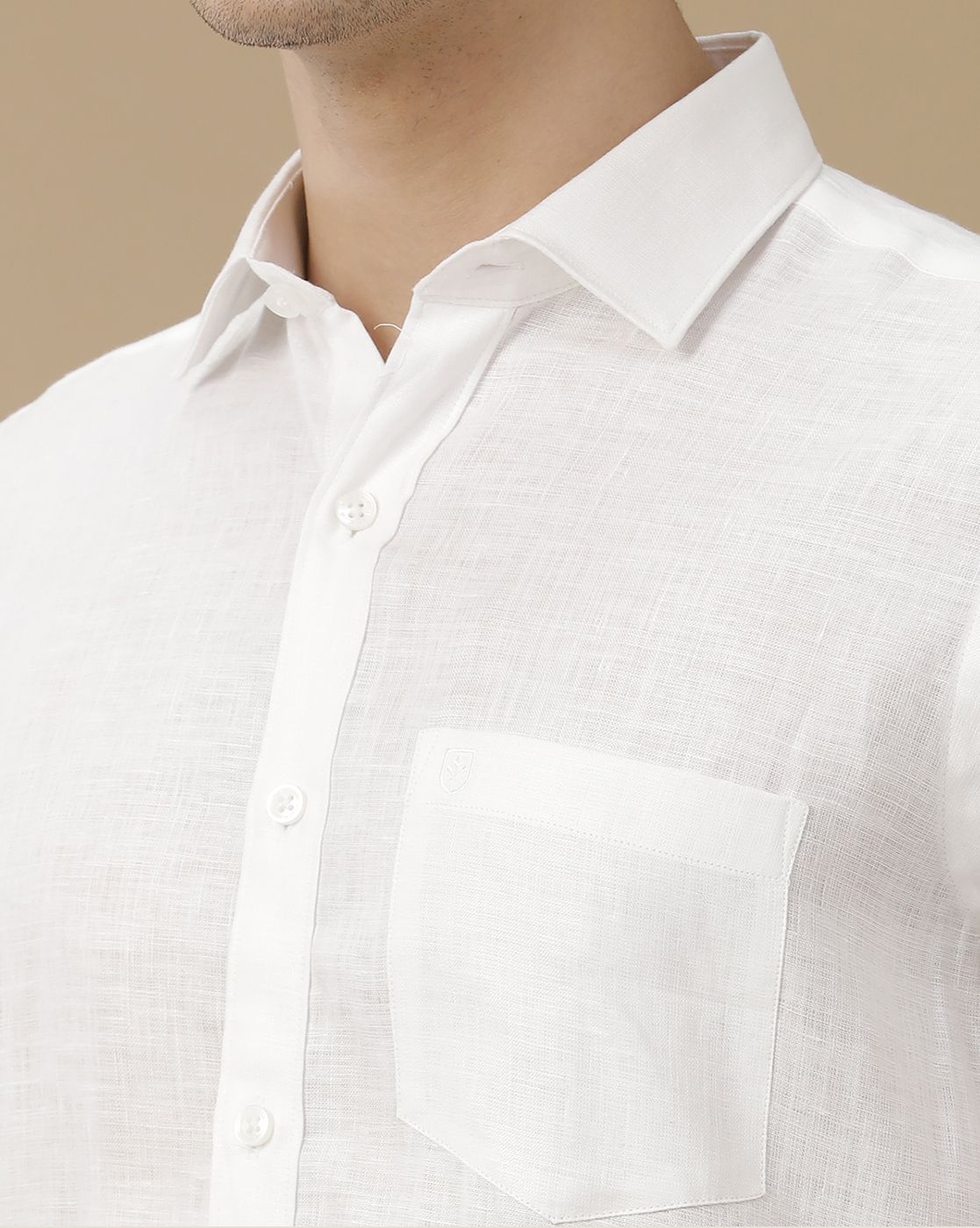 Men's Pure Linen White Solid Contemporary Fit Half Sleeve Casual Shirt
