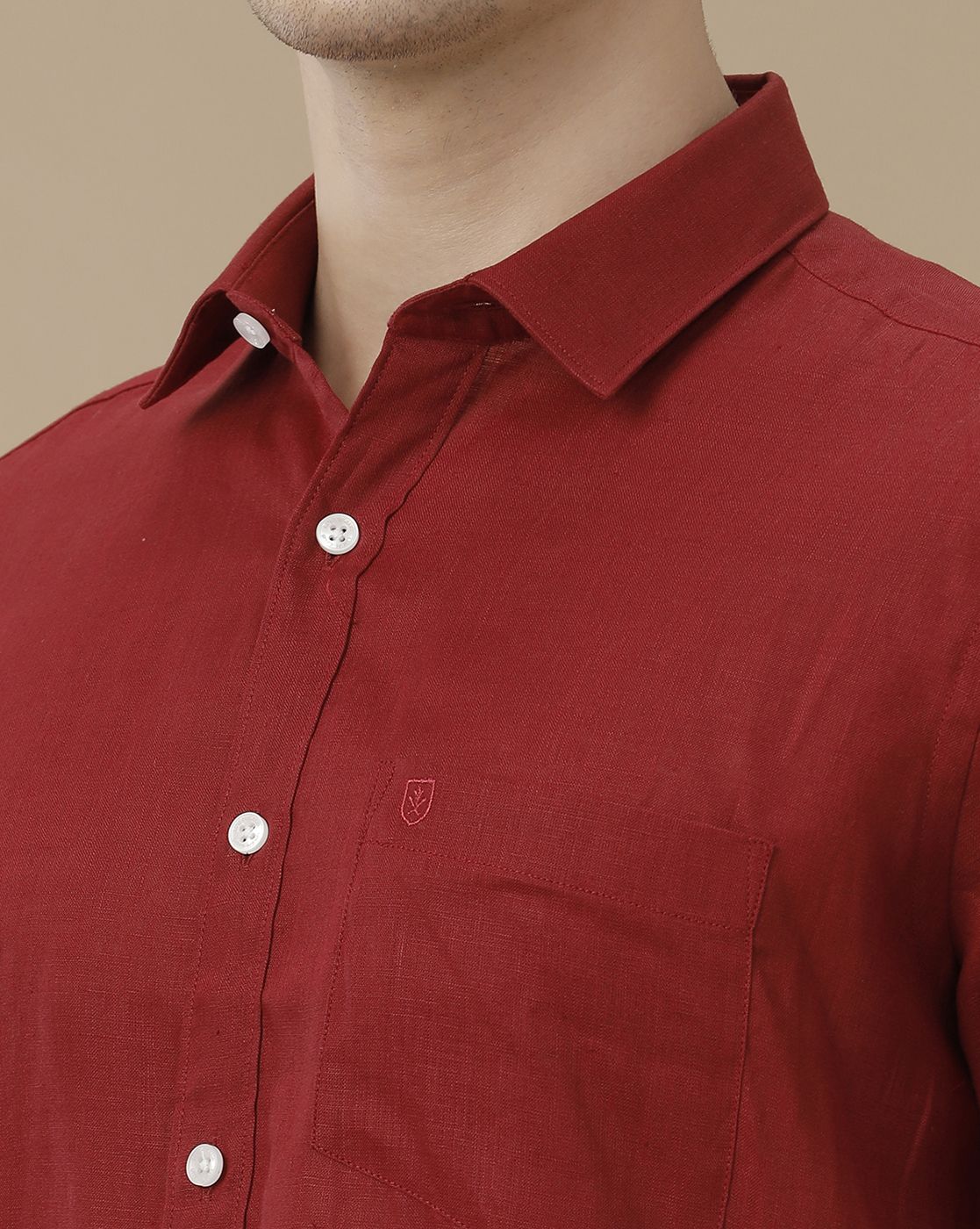 Men's Pure Linen Red Solid Contemporary Fit Half Sleeve Casual Shirt