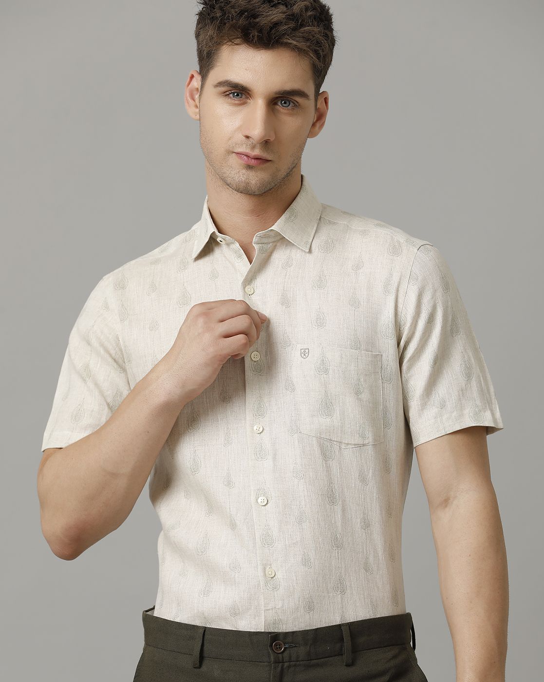 Men's Pure Linen Beige Printed Contemporary Fit Half Sleeve Sleeve Casual Shirt
