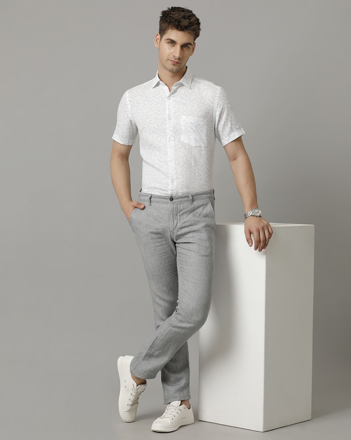 Men's Pure Linen White Printed Contemporary Fit Half Sleeve Sleeve Casual Shirt