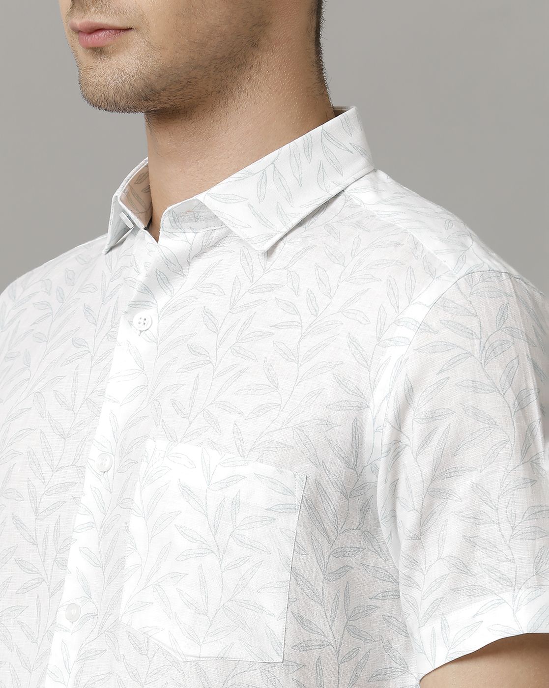 Men's Pure Linen White Printed Contemporary Fit Half Sleeve Sleeve Casual Shirt