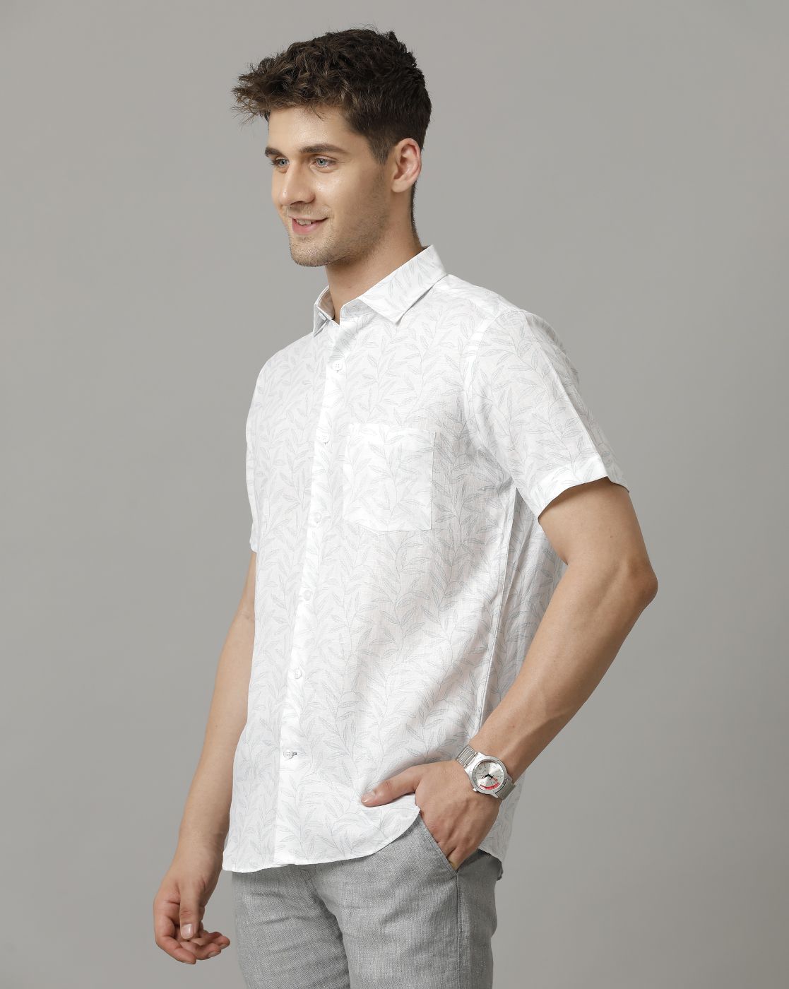 Men's Pure Linen White Printed Contemporary Fit Half Sleeve Sleeve Casual Shirt