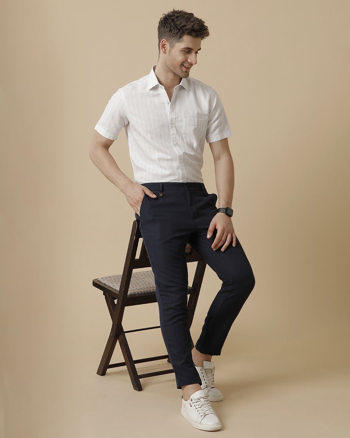 Men's Pure Linen Blue Striped Contemporary Fit Half Sleeve Sleeve Casual Shirt