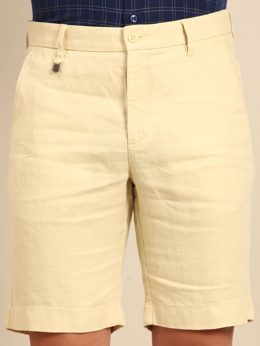 Linen Club Men's Pure Linen Off White Solid Contemporary Fit Casual Shorts