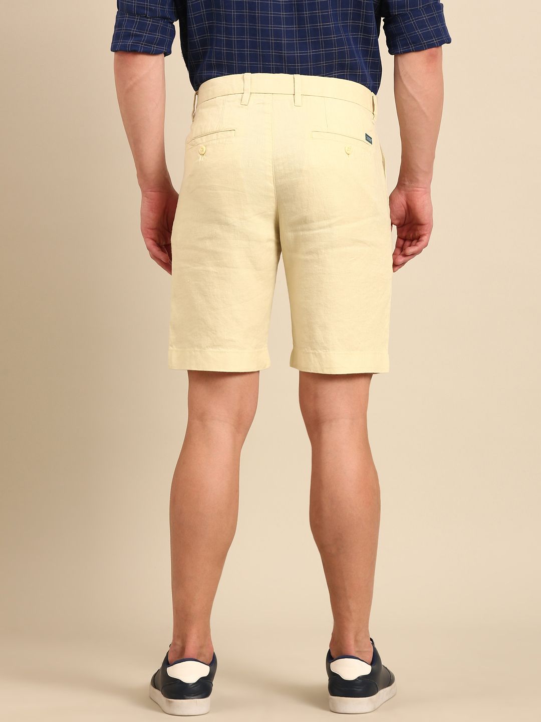 Linen Club Men's Pure Linen Off White Solid Contemporary Fit Casual Shorts
