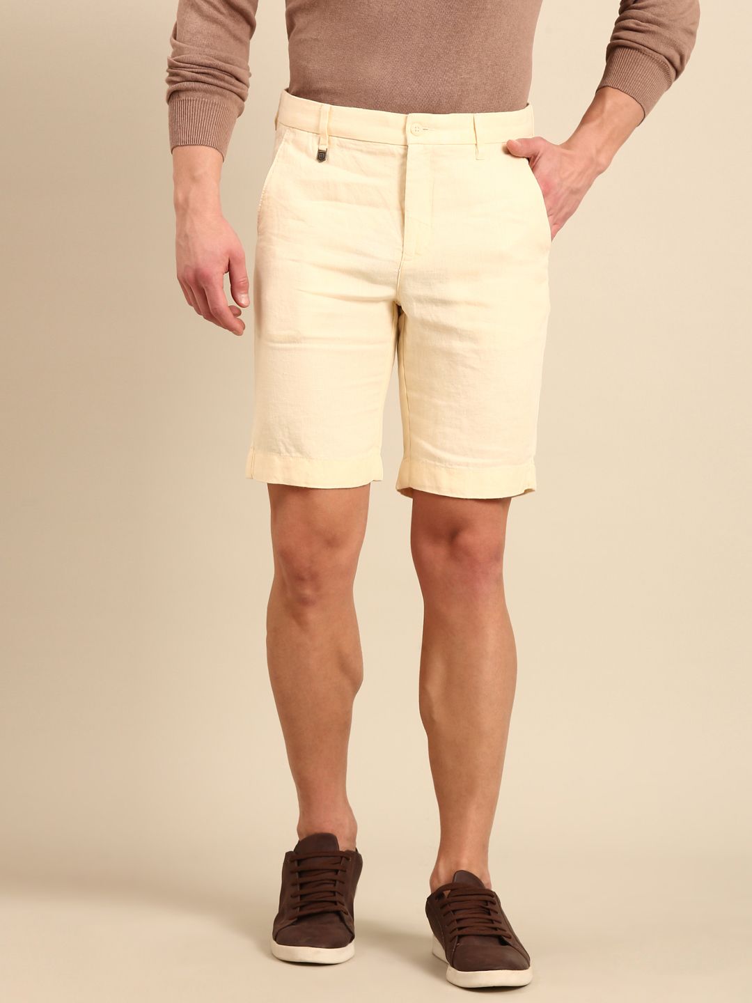 Linen Club Men's Pure Linen Off White Solid Contemporary Fit Casual Shorts