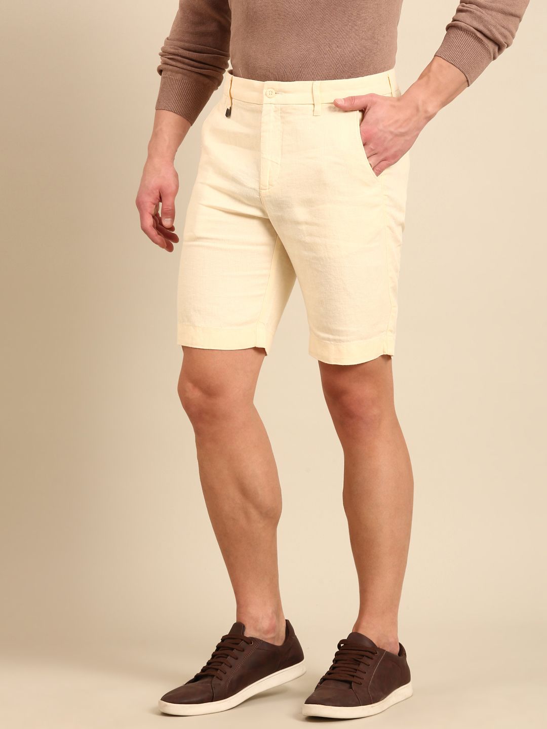 Linen Club Men's Pure Linen Off White Solid Contemporary Fit Casual Shorts