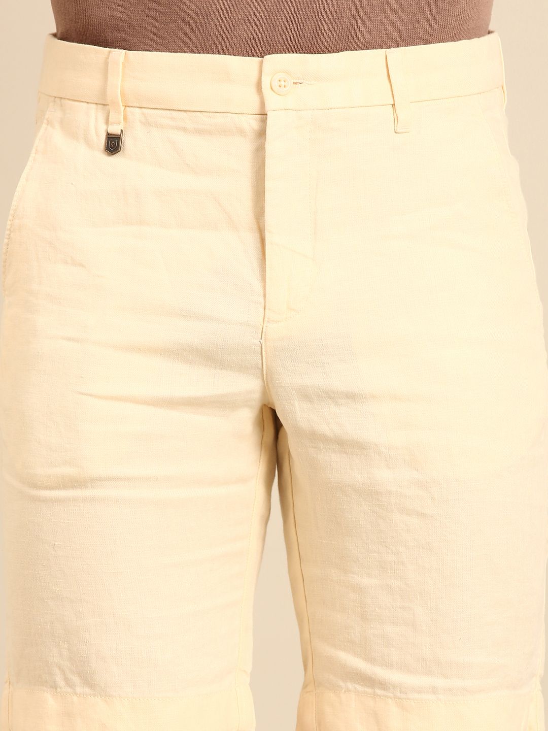 Linen Club Men's Pure Linen Off White Solid Contemporary Fit Casual Shorts