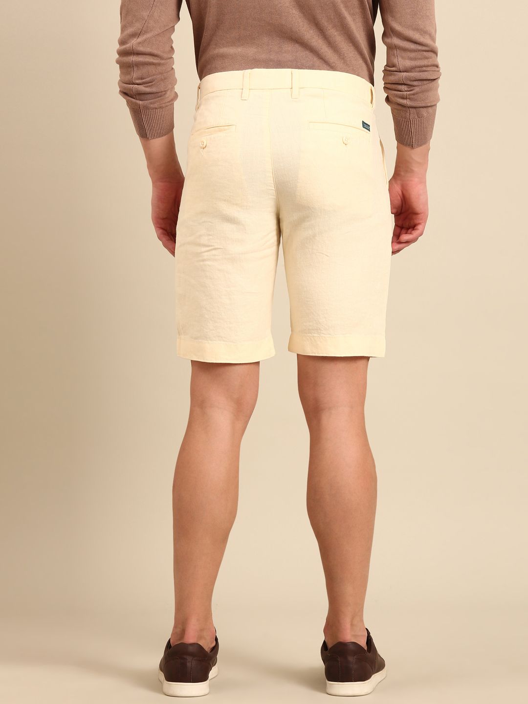 Linen Club Men's Pure Linen Off White Solid Contemporary Fit Casual Shorts