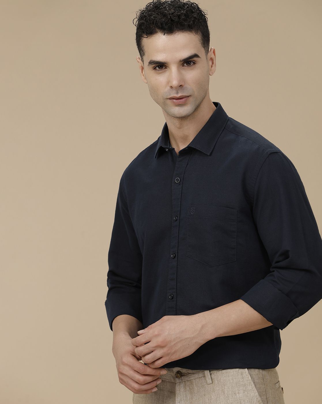 Linen Club Men's Linen Rich Navy Blue Solid Contemporary Fit Full Sleeve Casual Shirt