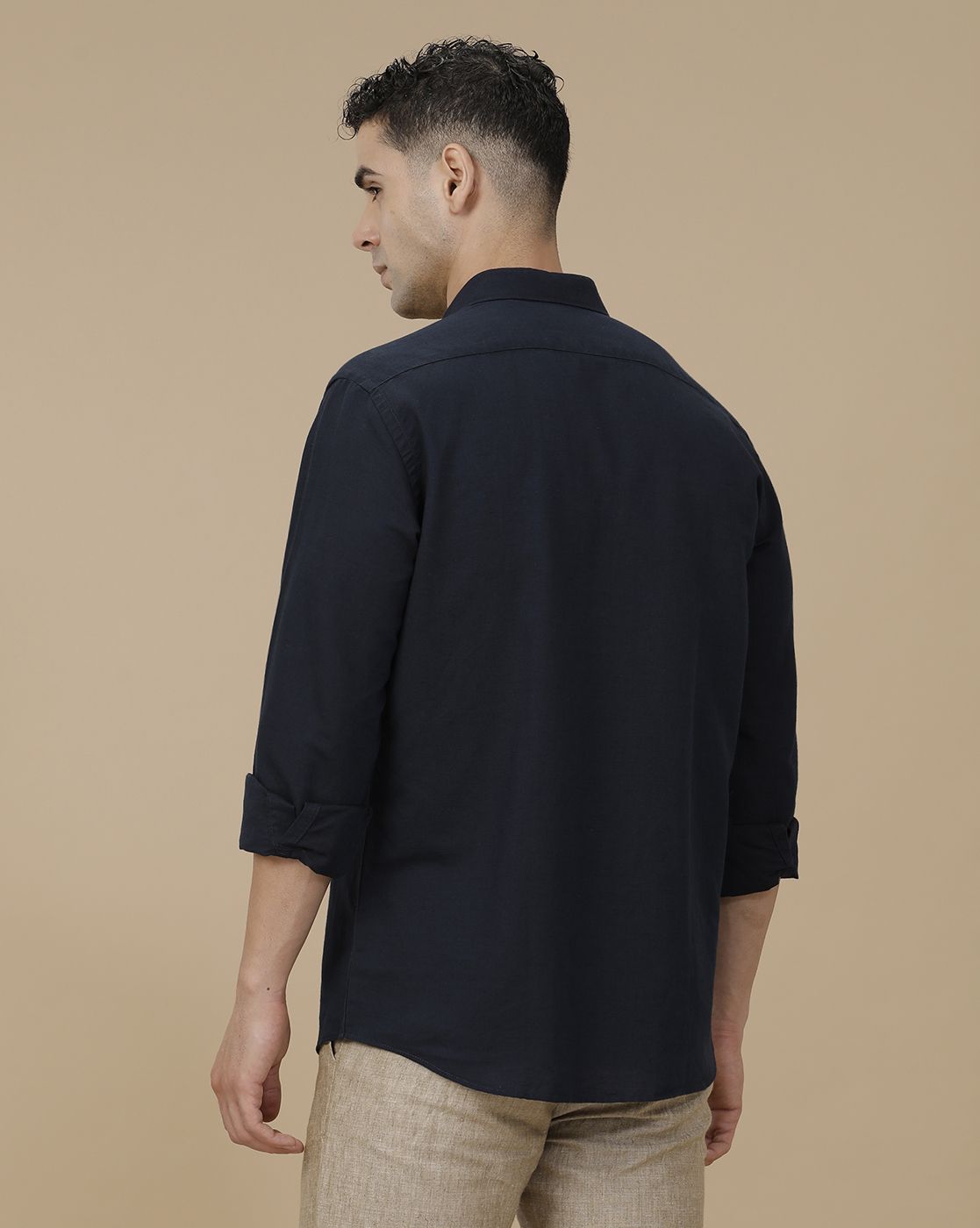 Linen Club Men's Linen Rich Navy Blue Solid Contemporary Fit Full Sleeve Casual Shirt