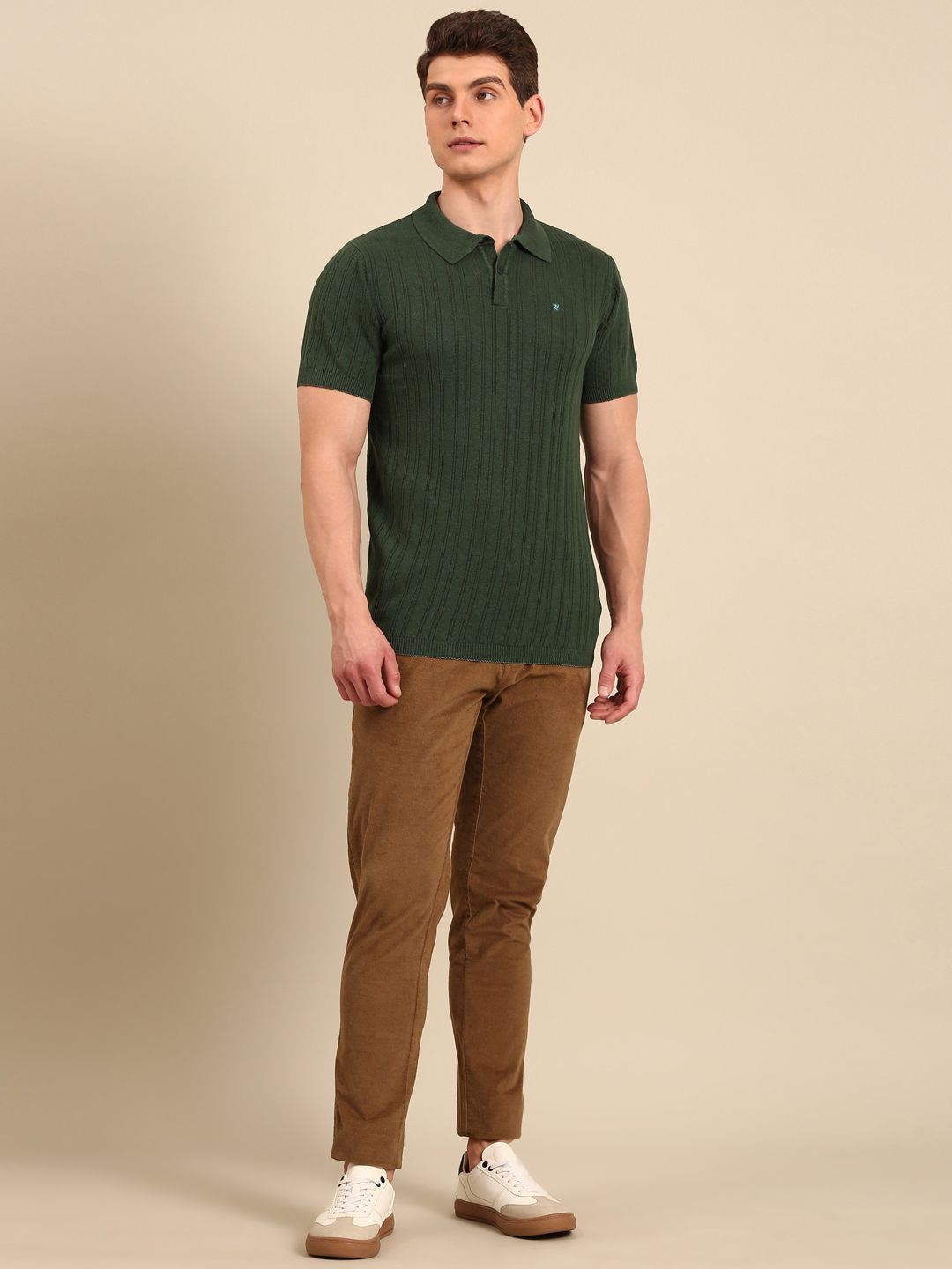 Linen Club Men's Linen Rich Green Solid Contemporary Fit Half Sleeve Polo Neck T-Shirts