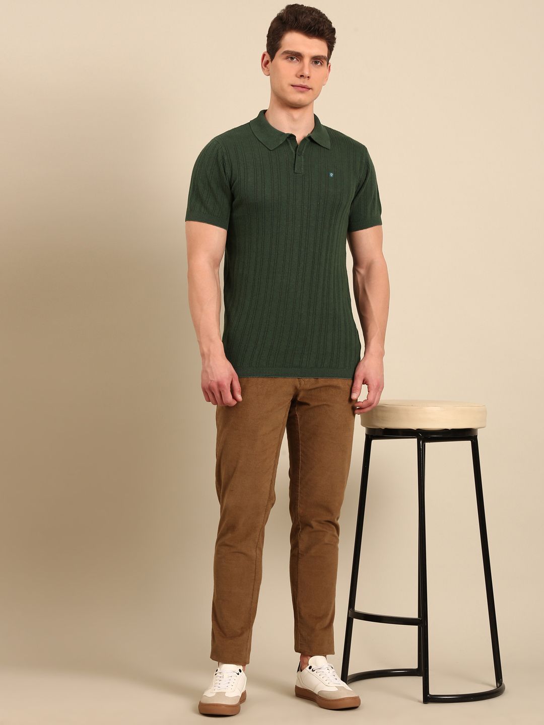 Linen Club Men's Linen Rich Green Solid Contemporary Fit Half Sleeve Polo Neck T-Shirts