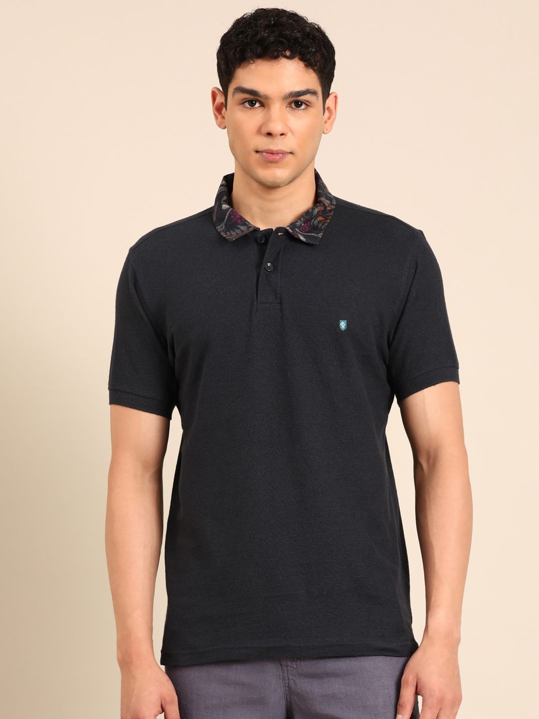 Linen Club Men's Linen Rich Black Solid Contemporary Fit Half Sleeve Polo Neck T-shirts 