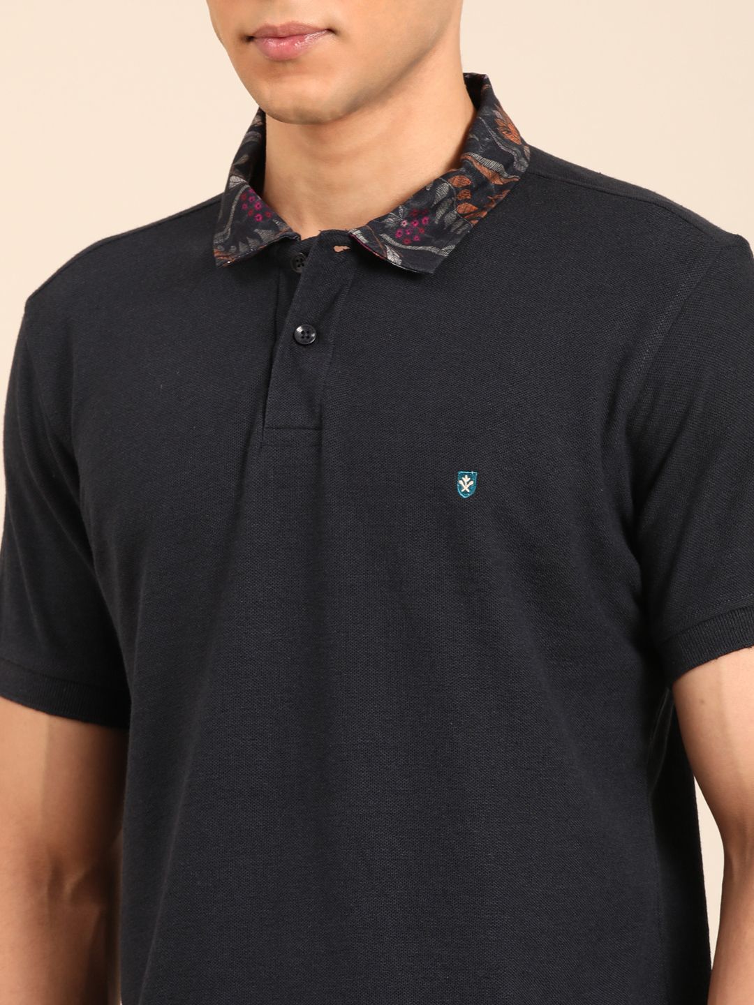 Linen Club Men's Linen Rich Black Solid Contemporary Fit Half Sleeve Polo Neck T-shirts 